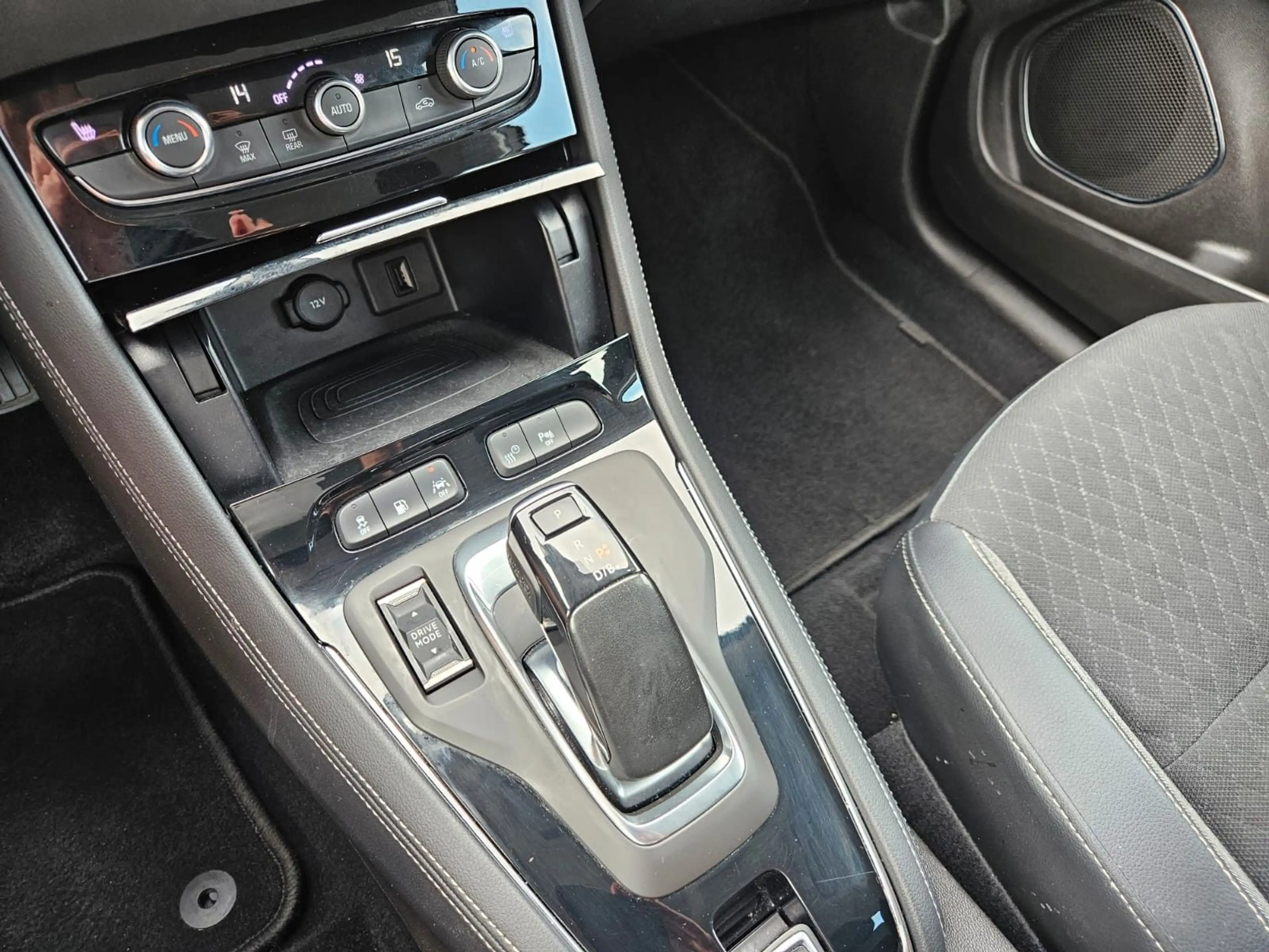 Opel Grandland X — photo 13