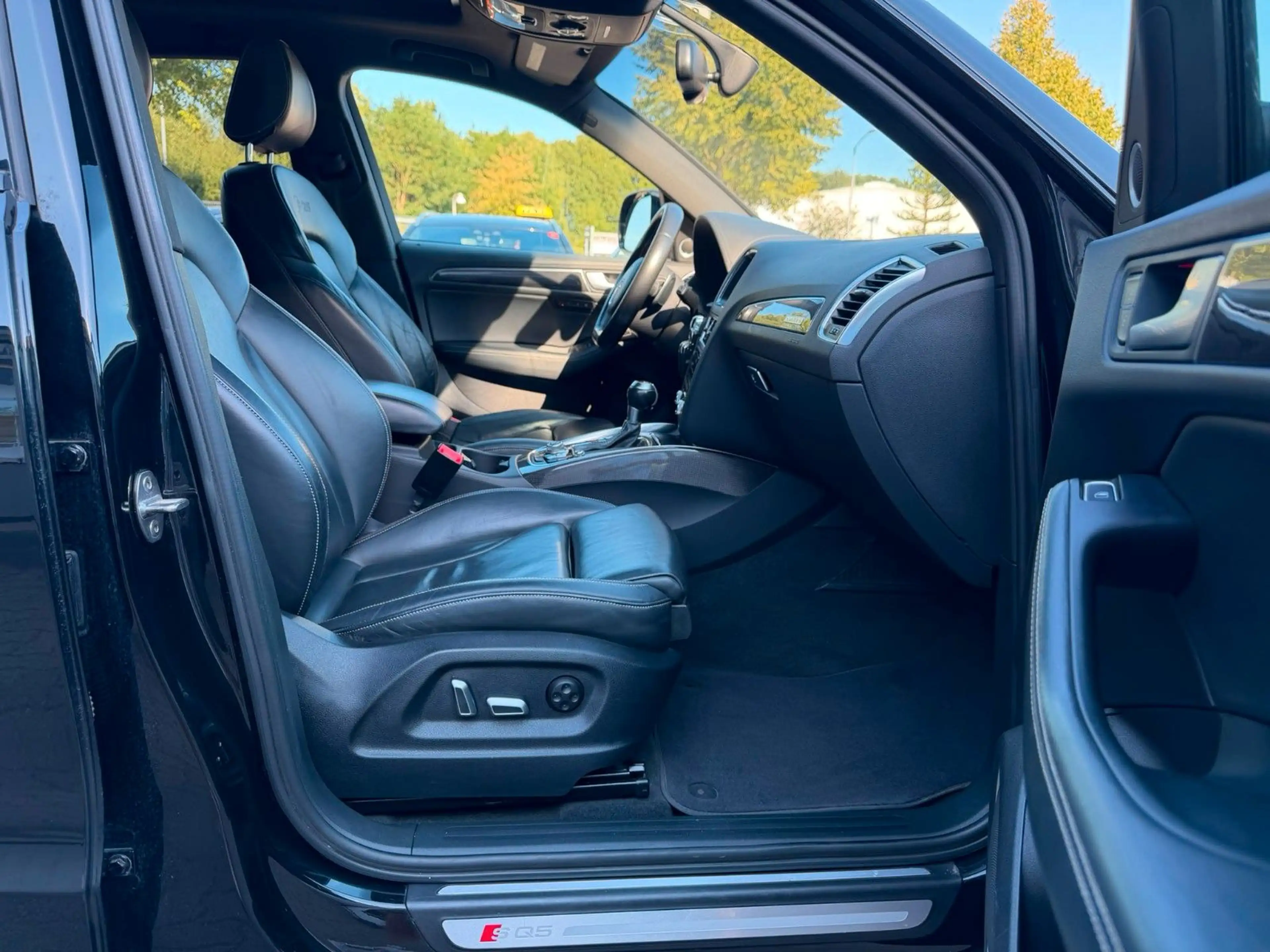 Audi SQ5 3.0TFSI Quattro KAMERA°PANO°LEDER°MEMORY°21" — photo 10