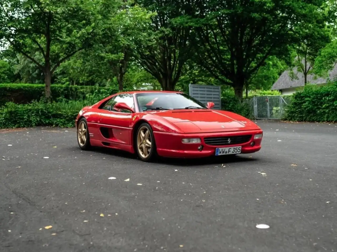 Ferrari F355 F355 Berlinetta — photo 1 of 7