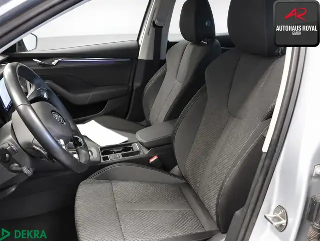 Skoda Octavia view 5