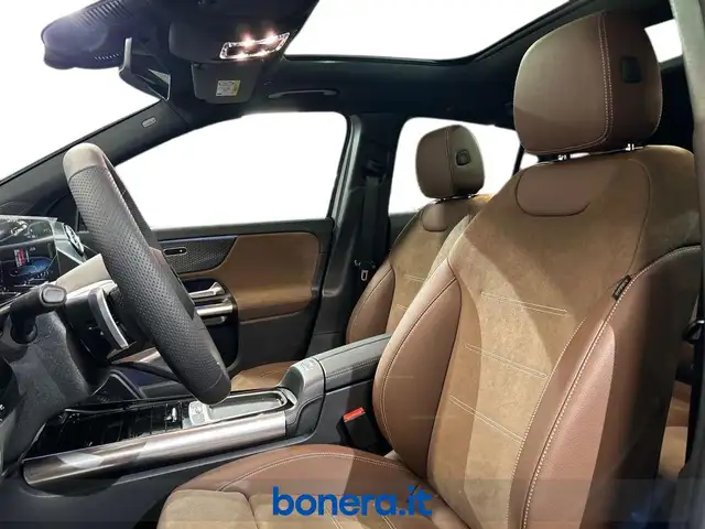 Mercedes-Benz Gla Class view 13