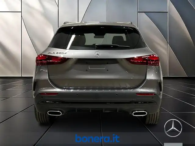 Mercedes-Benz Gla Class view 6