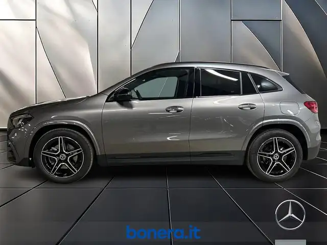 Mercedes-Benz Gla Class view 8