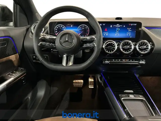 Mercedes-Benz Gla Class view 14