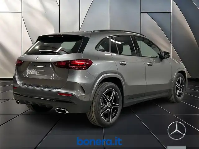 Mercedes-Benz Gla Class view 5