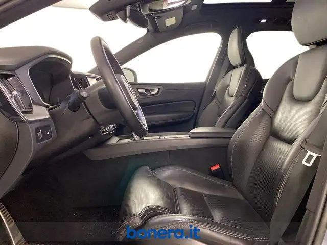 Volvo XC60 view 13