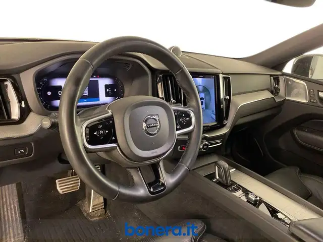 Volvo XC60 view 14