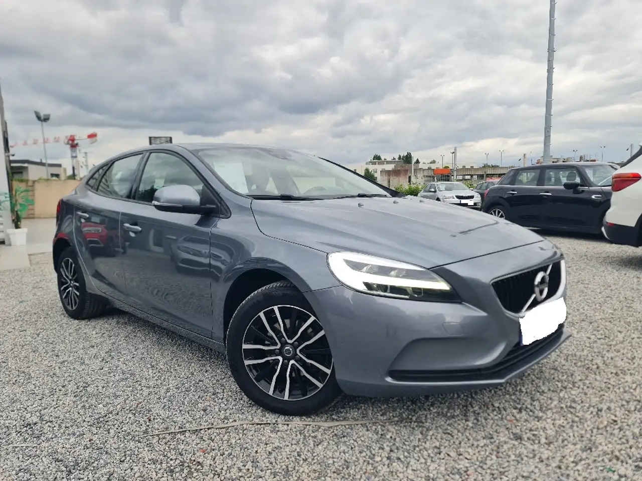 Volvo V40 2.0L D 120 CV PACK Momentum * REPRISE PO