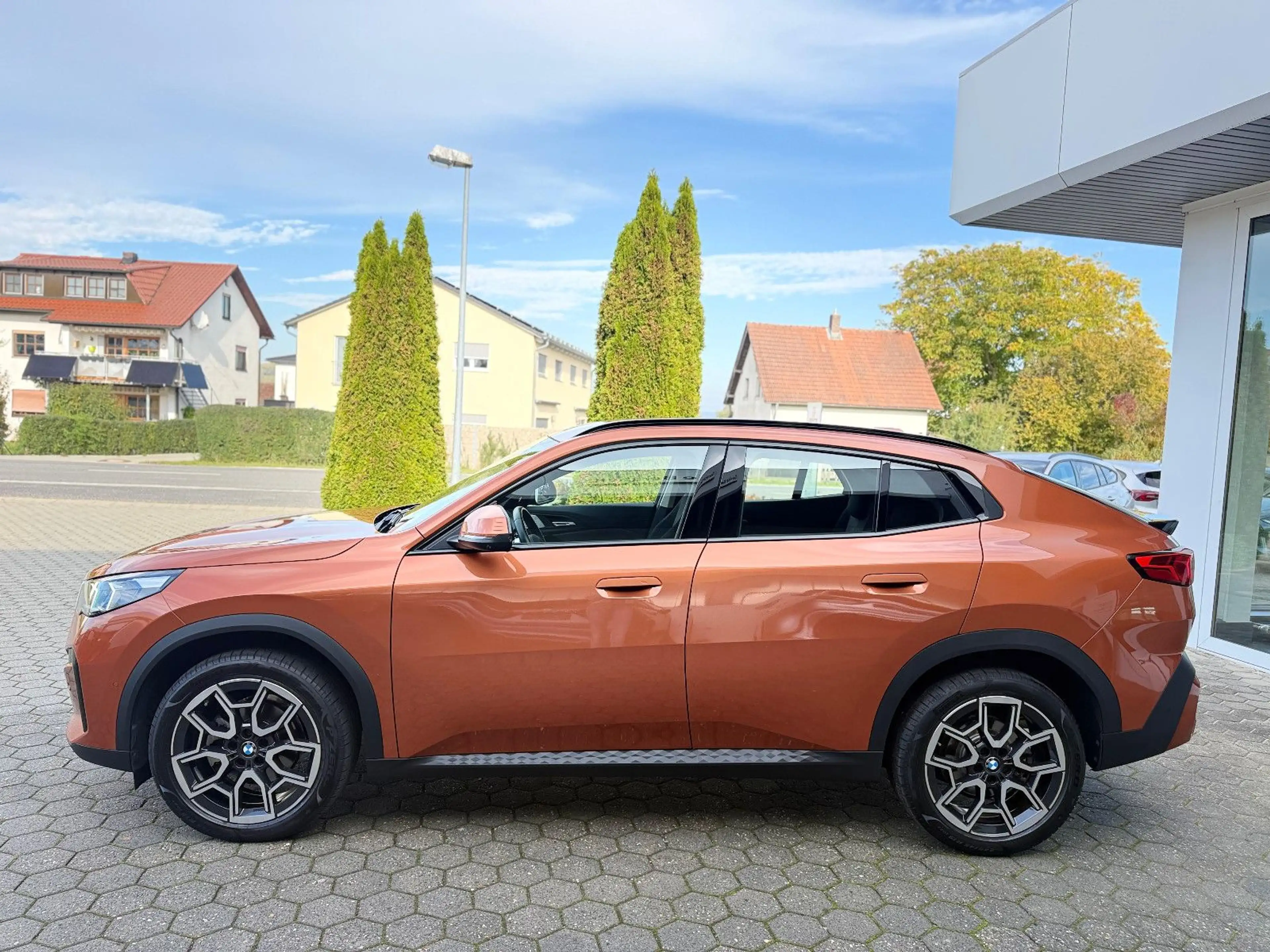 BMW X2 20 d xDrive AHK 360° MEMORY HARMAN/K. HEAD-UP — photo 3