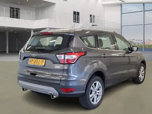 Ford Kuga view 3