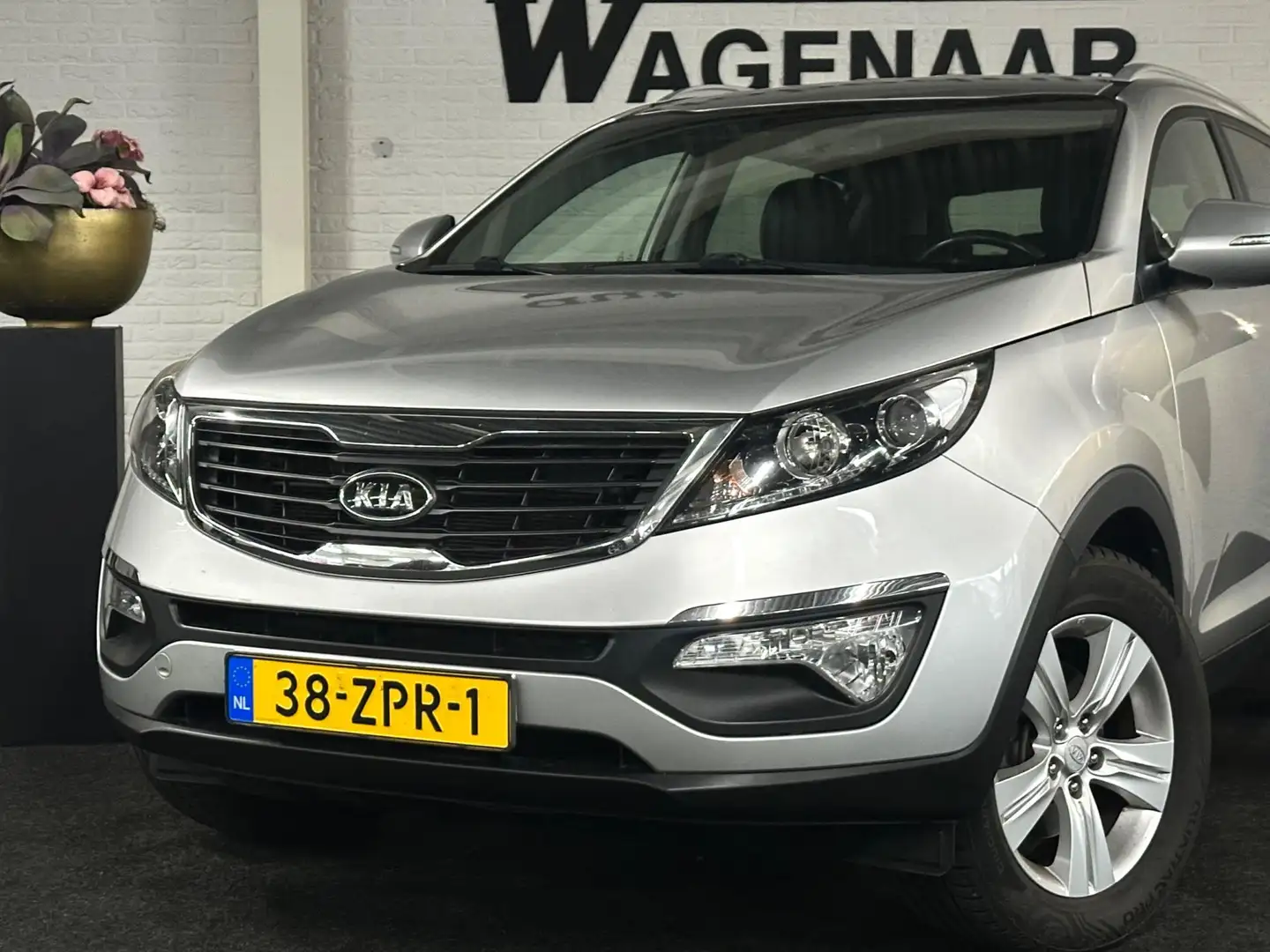 Kia Sportage 2.0 X-ecutive Plus Pack Automaat/Navi Gris - 2
