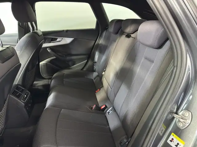 Audi A4 view 15