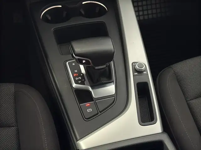 Audi A4 view 12