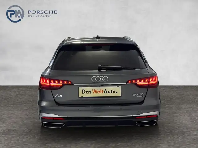 Audi A4 view 4