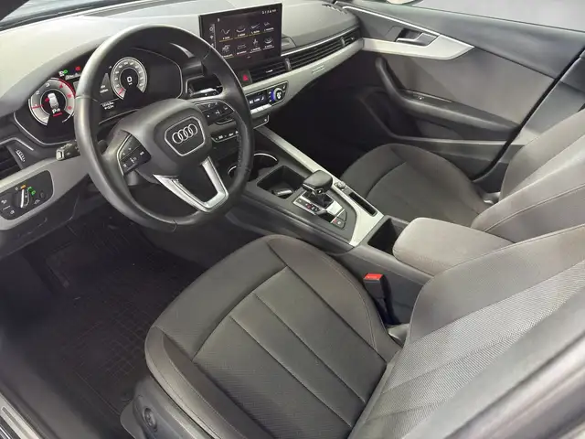 Audi A4 view 6