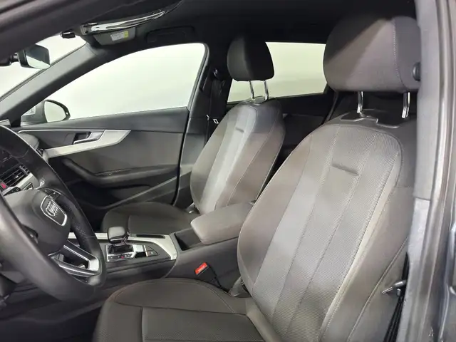 Audi A4 view 13