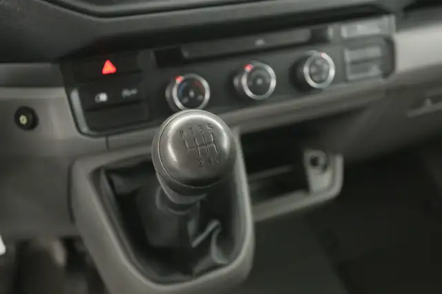 Volkswagen Crafter view 18