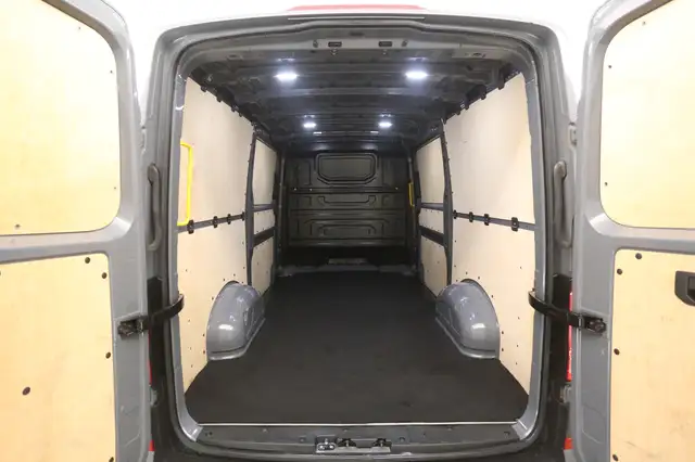 Volkswagen Crafter view 3