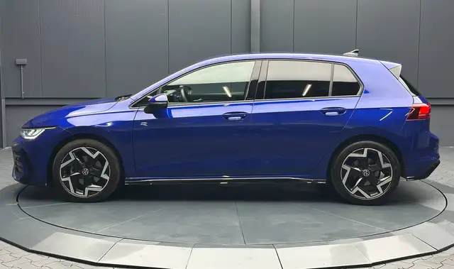 Volkswagen Golf view 2