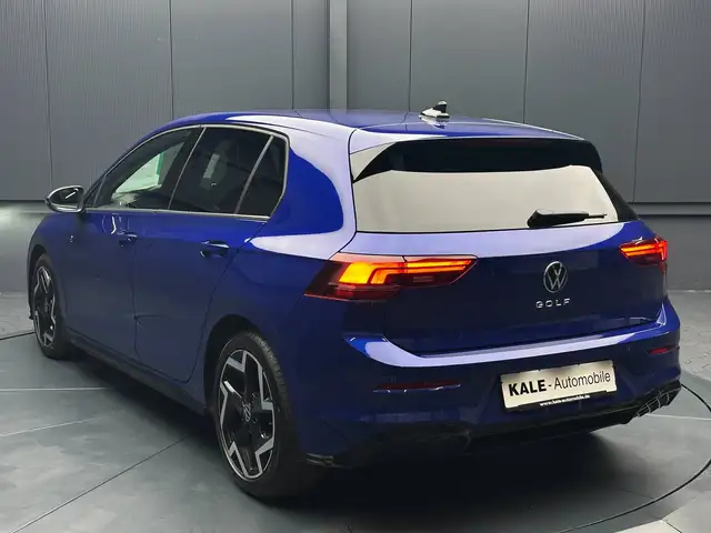Volkswagen Golf view 3