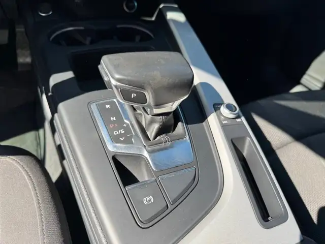 Audi A4 view 12