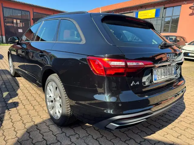 Audi A4 view 6