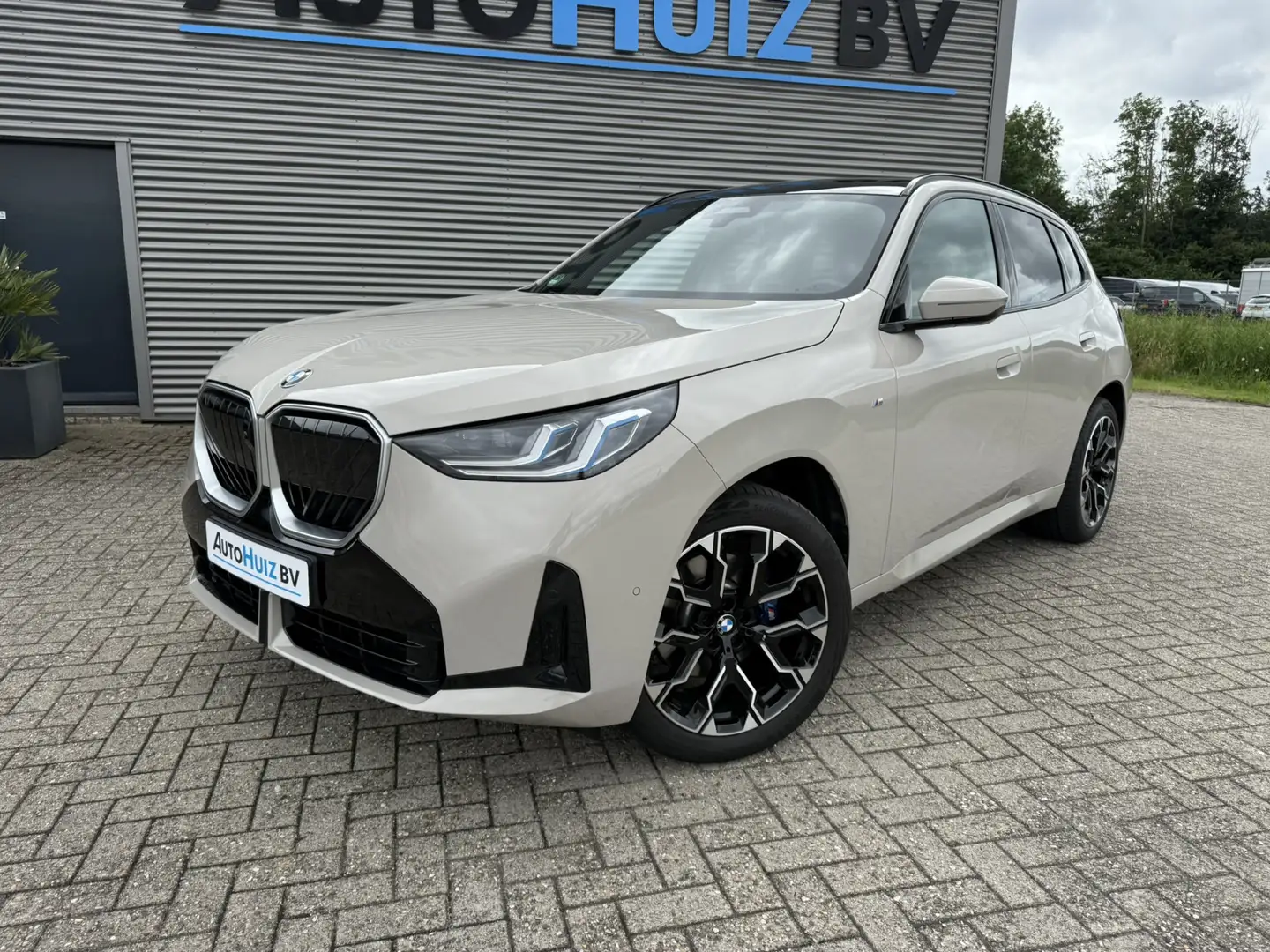BMW X3 20 xDrive 208PK M Sport Panoramadak Head-Up Displa Grijs - 2