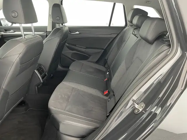 Volkswagen Golf view 11