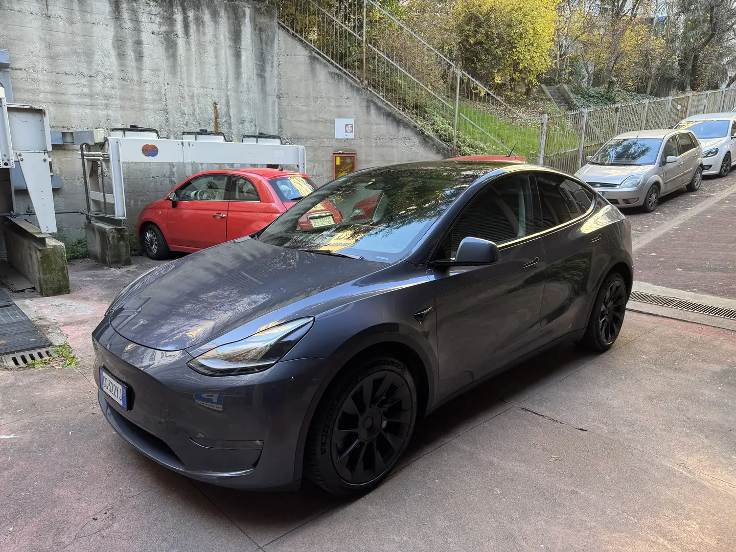 Tesla Model Y Long Range Dual Motor awd - FSD Grigio - 2