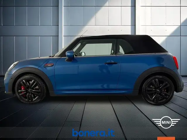 Mini Convertible view 9