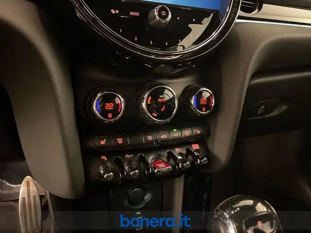 Mini Convertible view 22