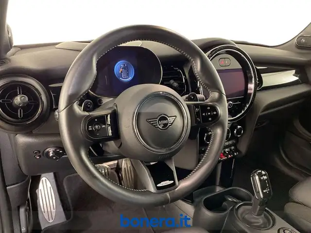Mini Convertible view 16