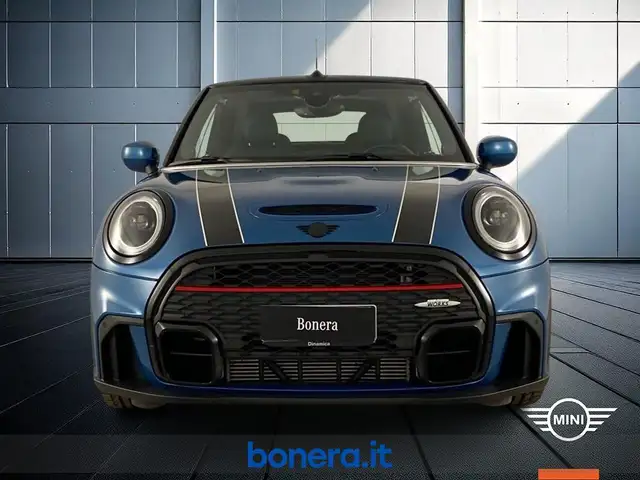 Mini Convertible view 3