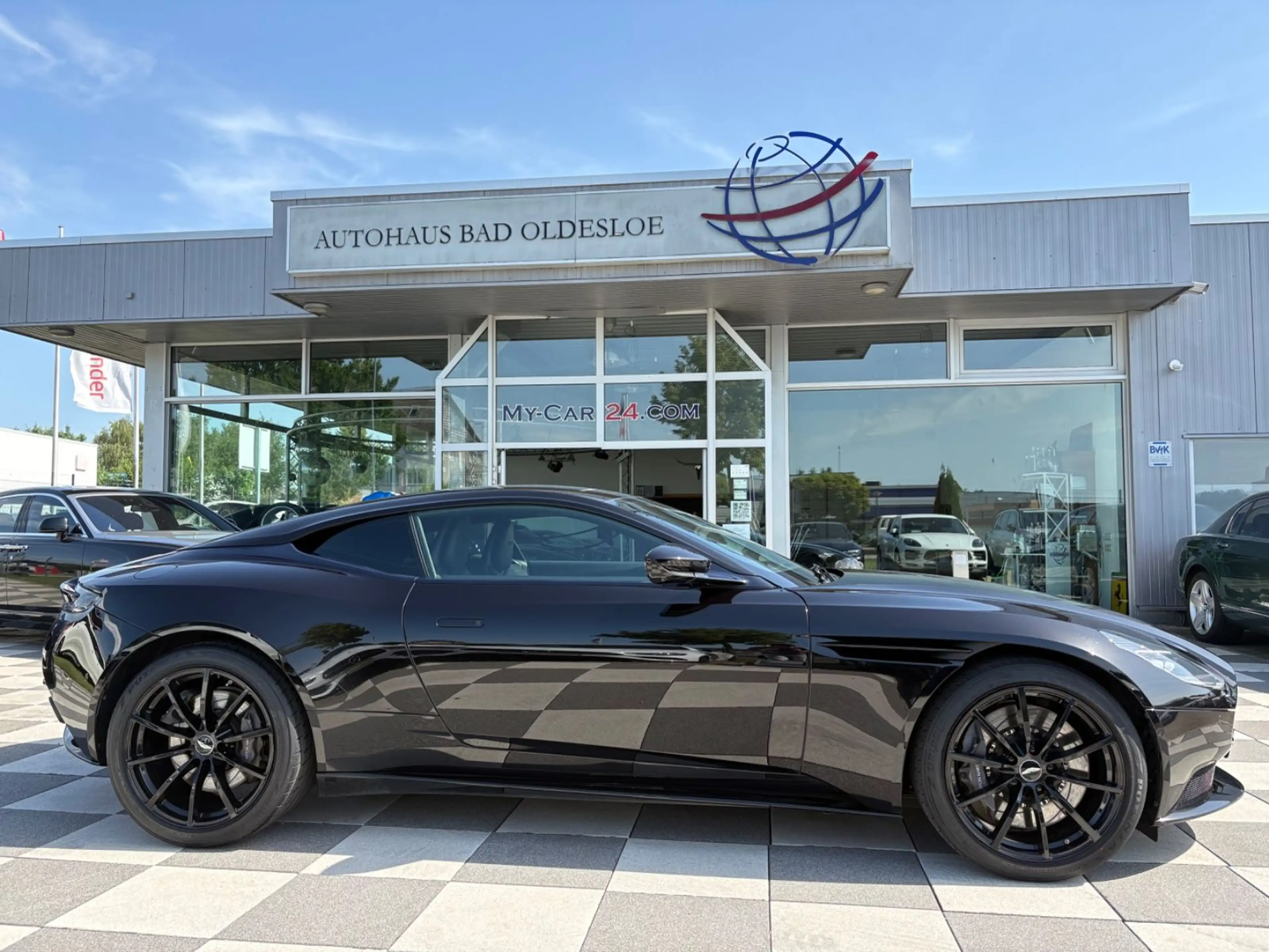 Aston Martin DB11 4.0 V8 -Scheckheft -Deutsches Fzg. — photo 8