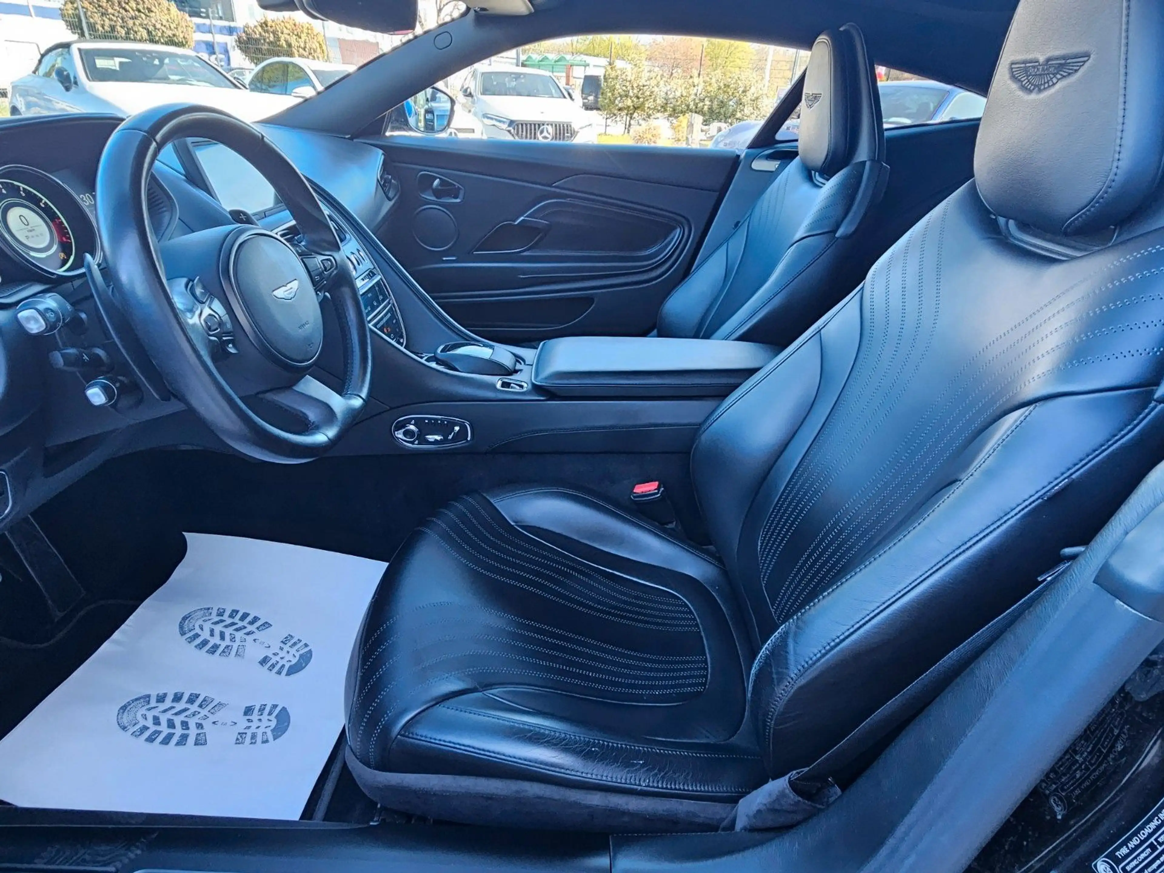 Aston Martin DB11 4.0 V8 -Scheckheft -Deutsches Fzg. — photo 10