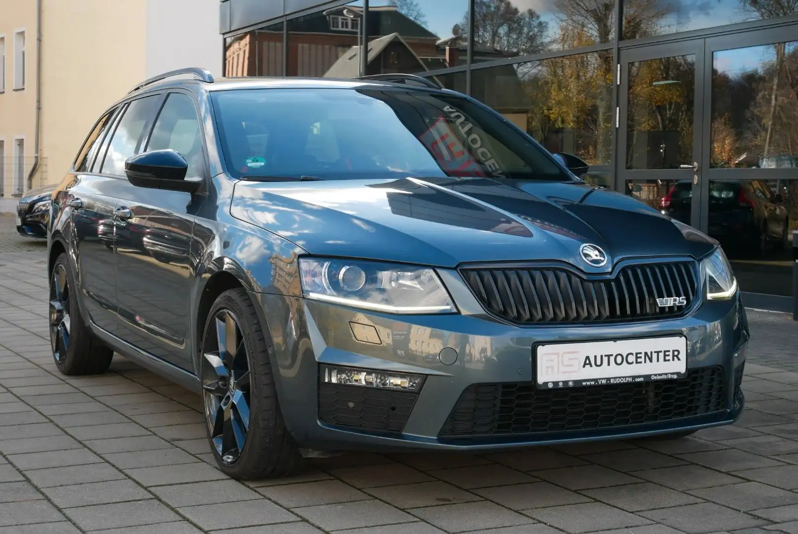 Skoda Octavia Combi RS 1. Hand Xenon Navi DAB PDC Grau - 2