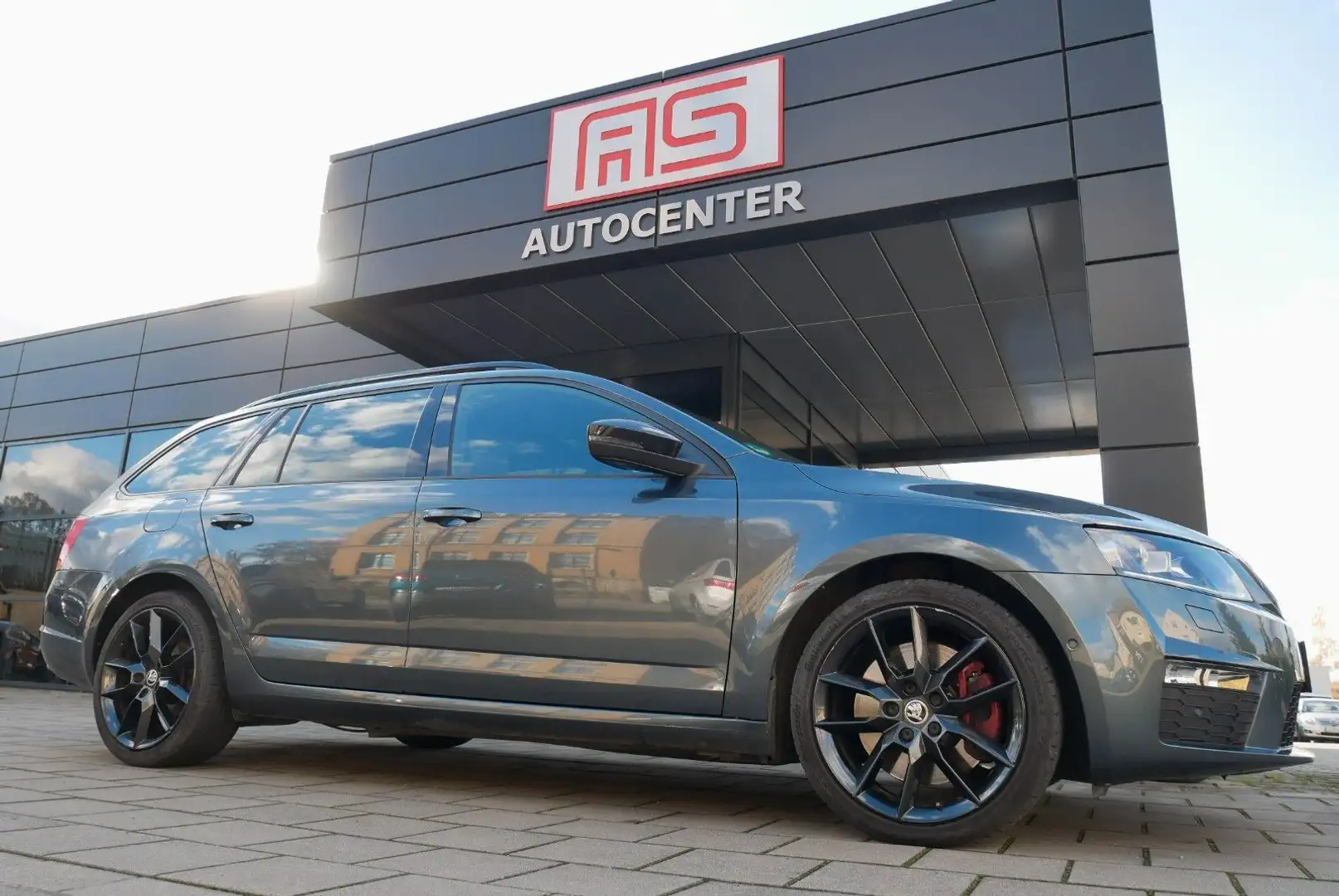 Skoda Octavia Combi RS 1. Hand Xenon Navi DAB PDC Grau - 1