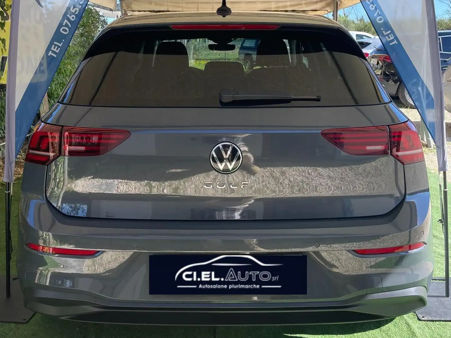 Volkswagen Golf Golf 8 1.5 tsi Life 115cv Grijs - 2