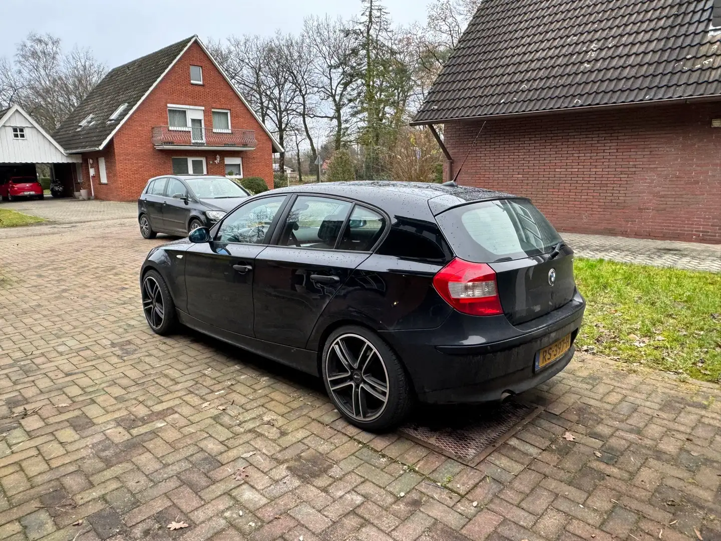 BMW 116 i Zwart - 2