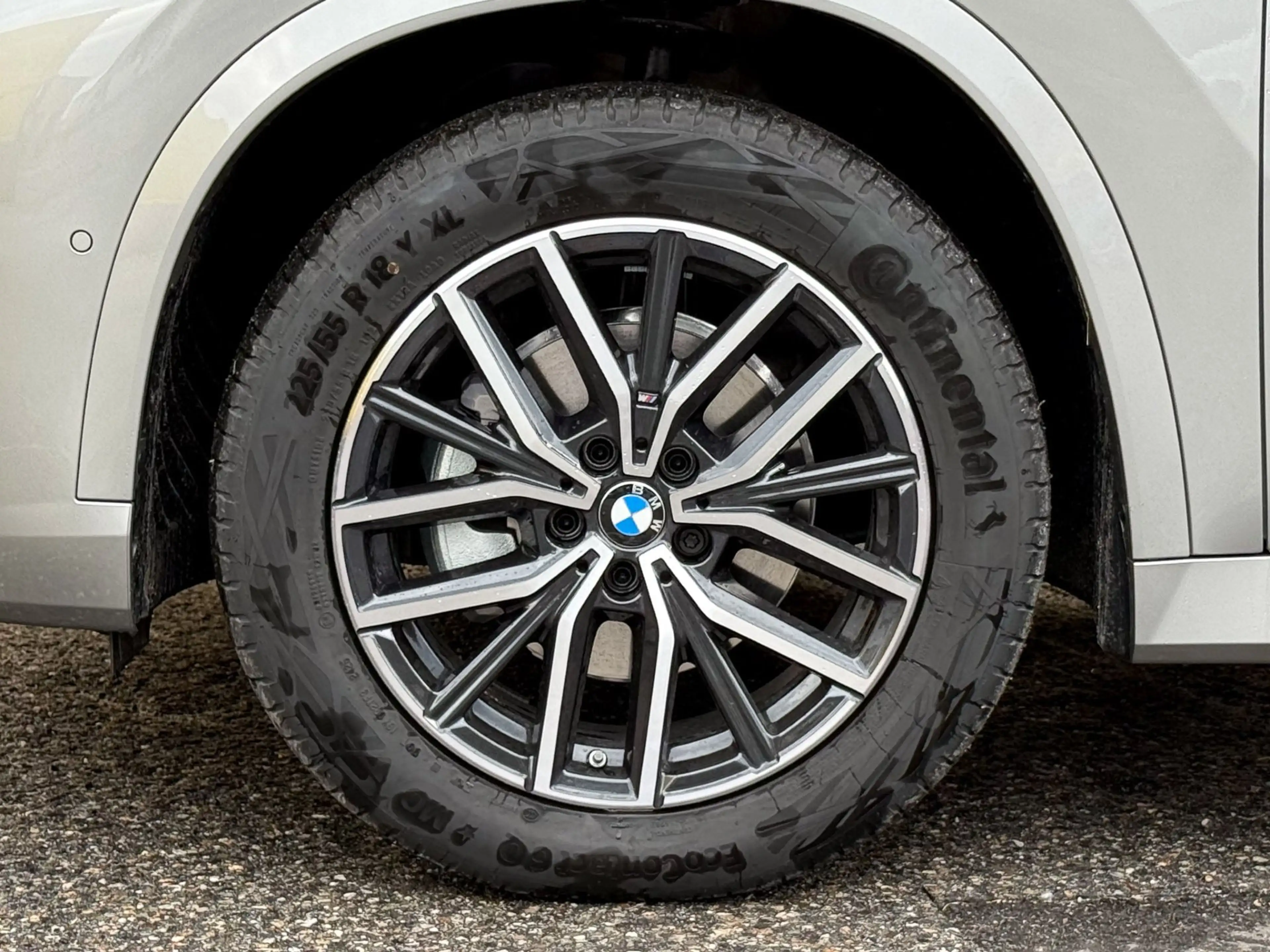 BMW iX1 eDrive20 — photo 7