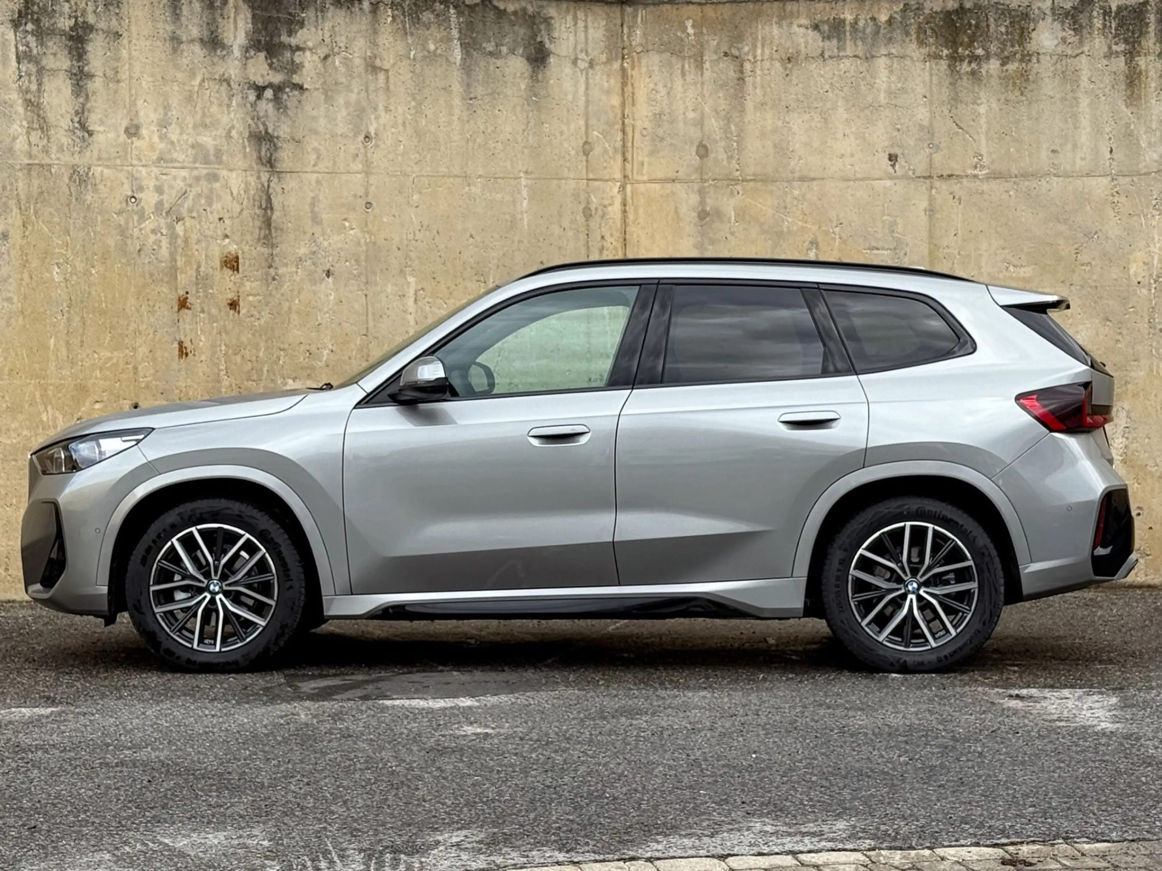 BMW iX1 eDrive20 — photo 6