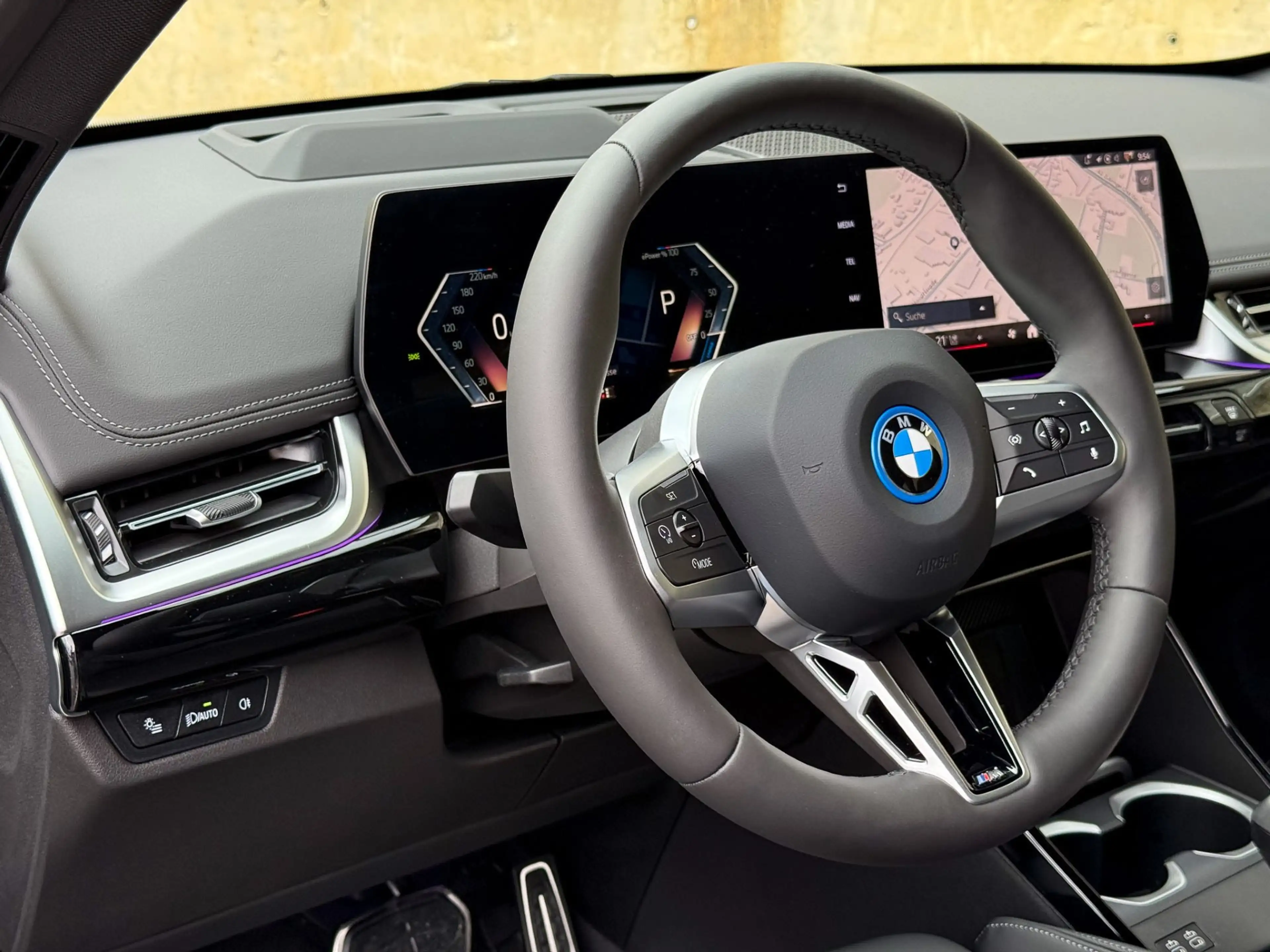 BMW iX1 eDrive20 — photo 9