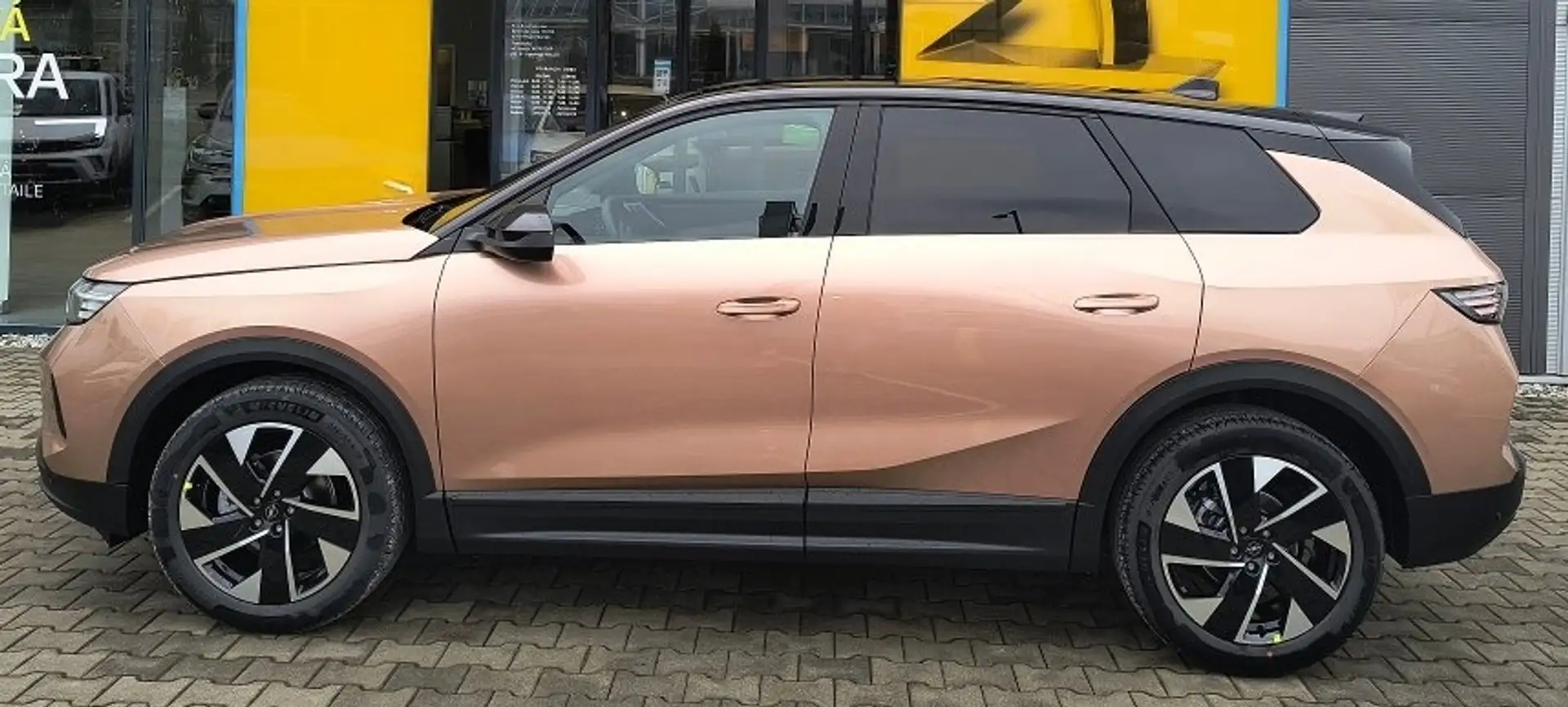 Opel Grandland GS 1.2 Ergo Kamera ACC PDC SH Gold - 2