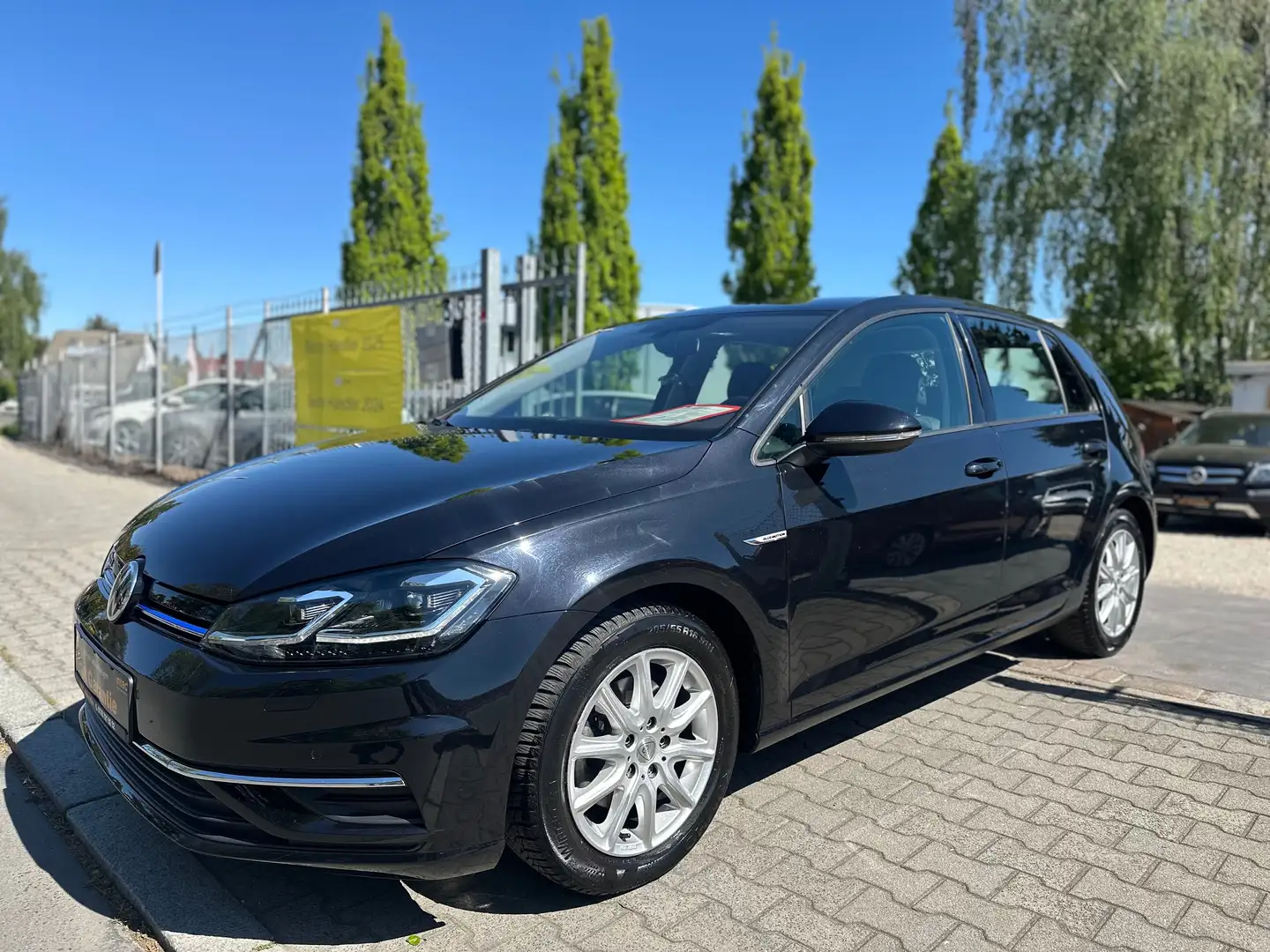Volkswagen Golf Comfortline BlueMotion,6.GANG,33.TKM,LED,ACC,XENON Nero - 1