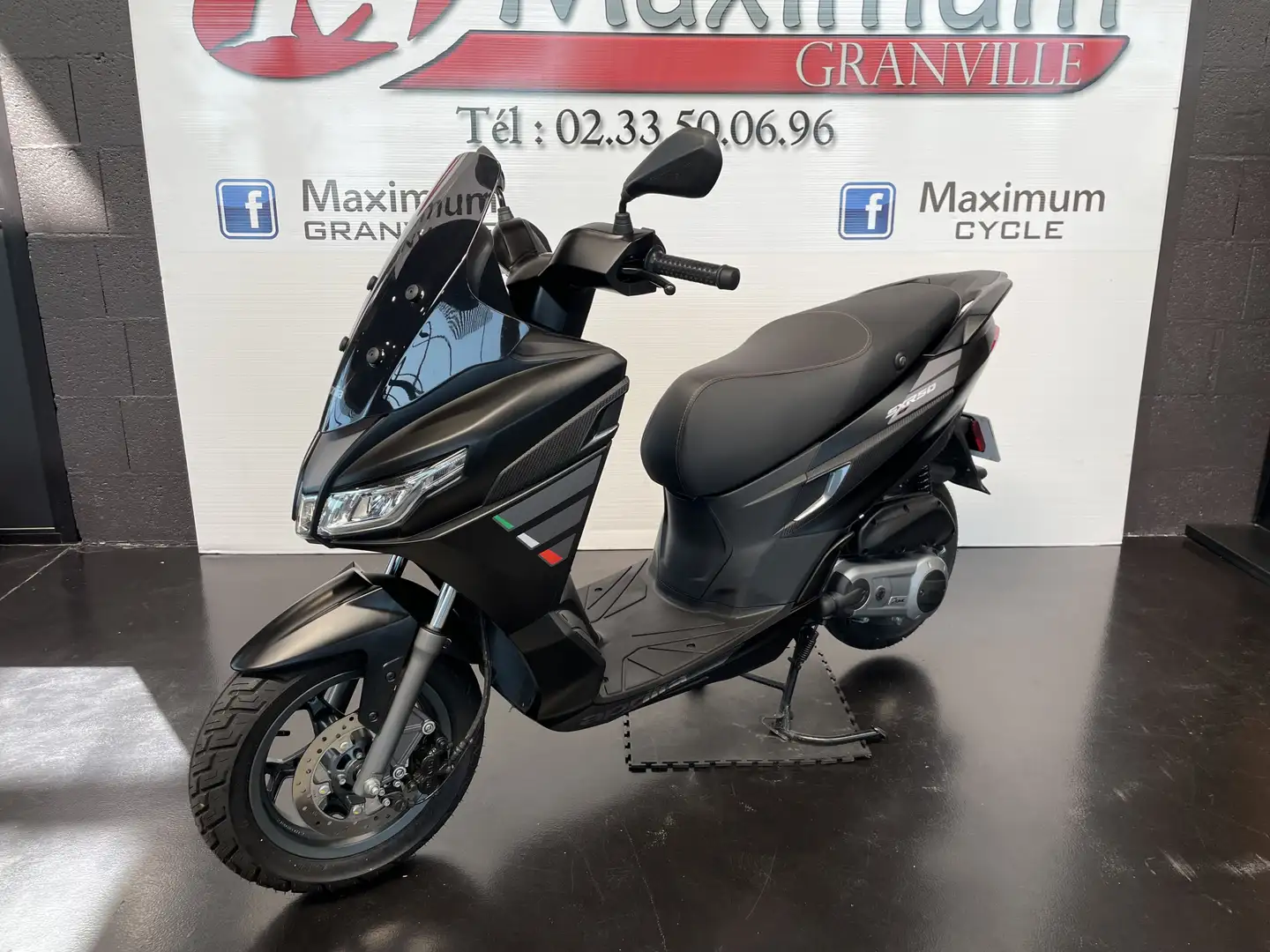 Aprilia SXR 50 Schwarz - 2