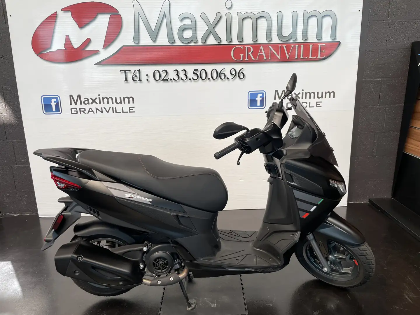 Aprilia SXR 50 Schwarz - 1