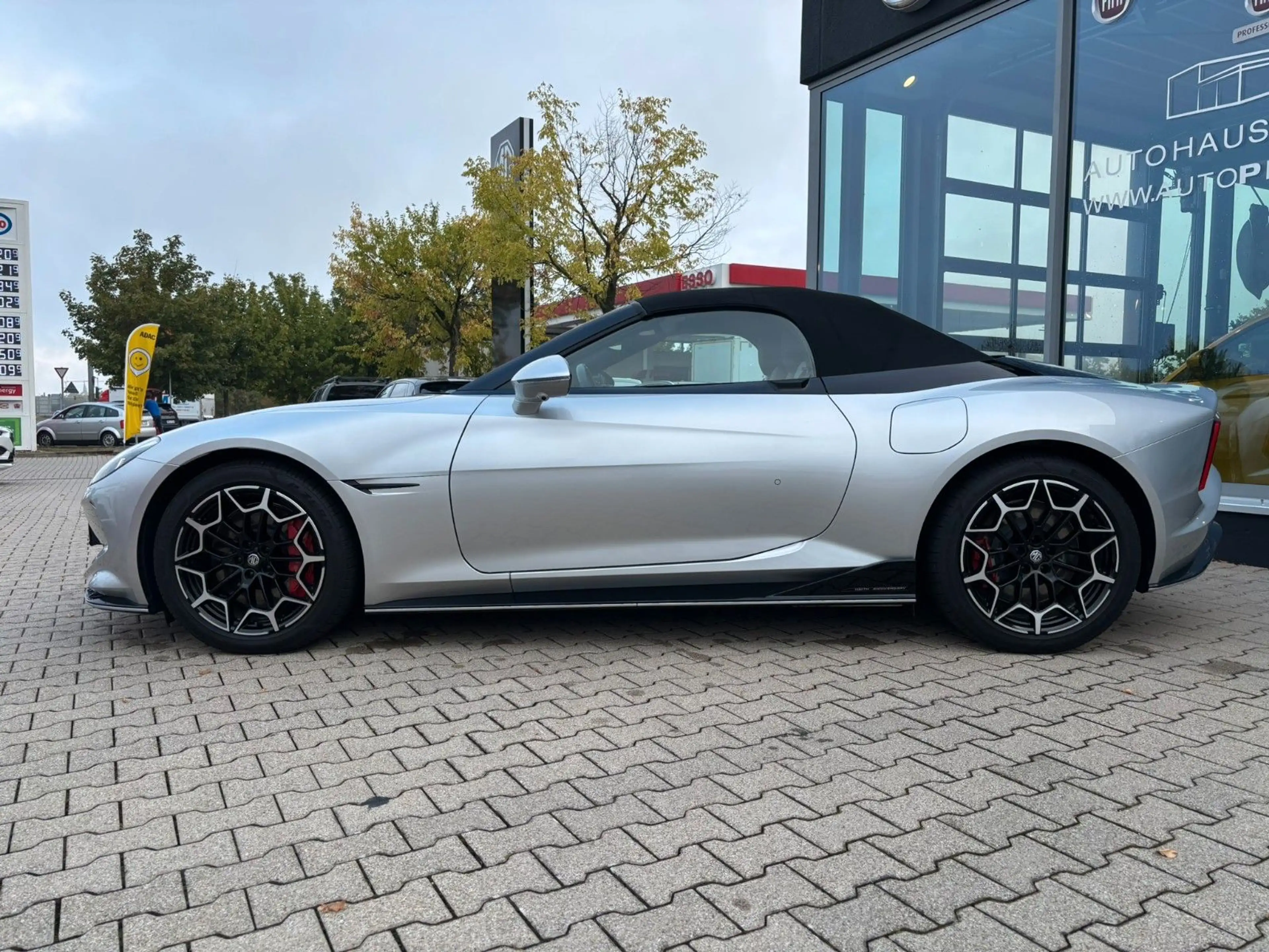 MG Cyberster *Cabrio*77kWh *KERAMIKVERSIEGELUNG* — photo 8