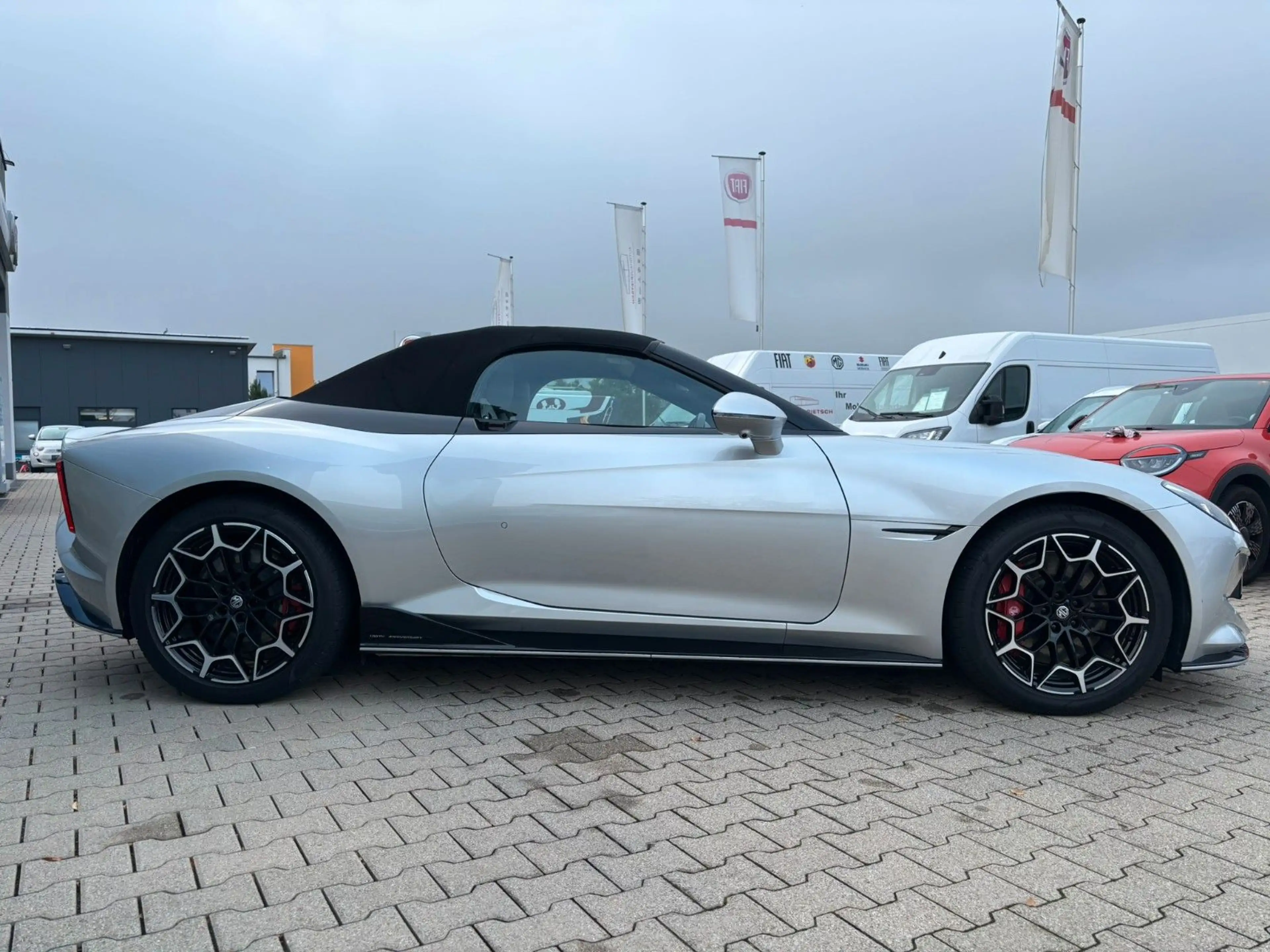 MG Cyberster *Cabrio*77kWh *KERAMIKVERSIEGELUNG* — photo 4