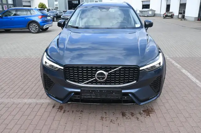 Volvo XC60 view 4