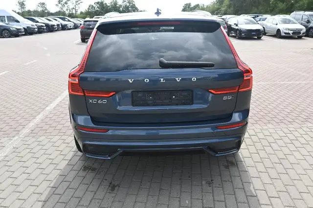 Volvo XC60 view 8